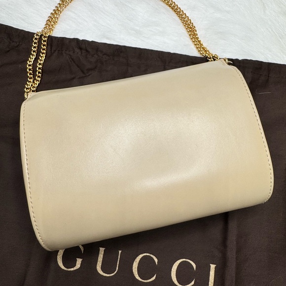 #04960 Vintage Gucci Clutch - Picture 3 of 8